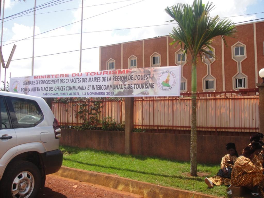 Hotel Altitel Bafoussam Kültér fotó