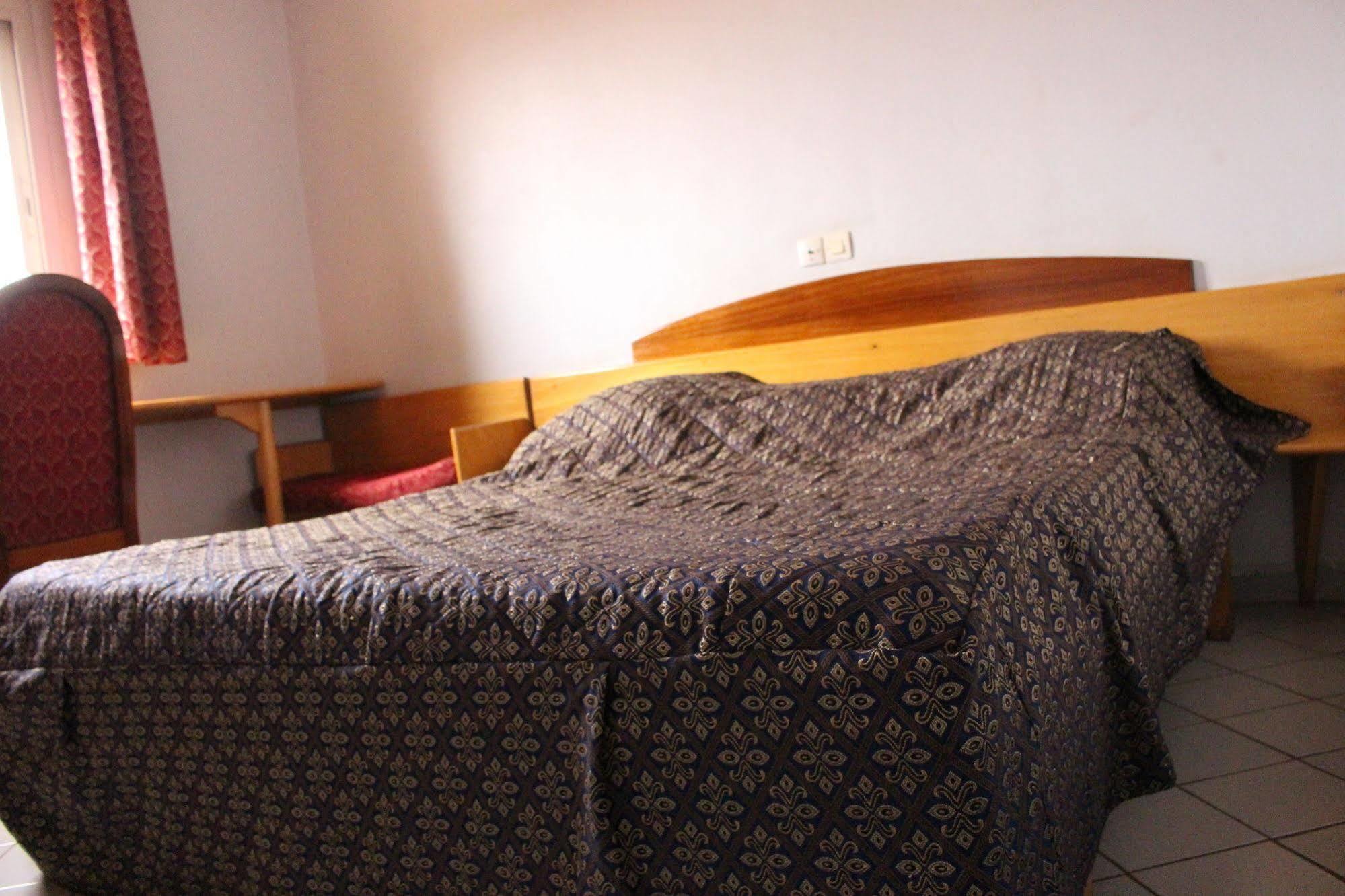 Hotel Altitel Bafoussam Kültér fotó