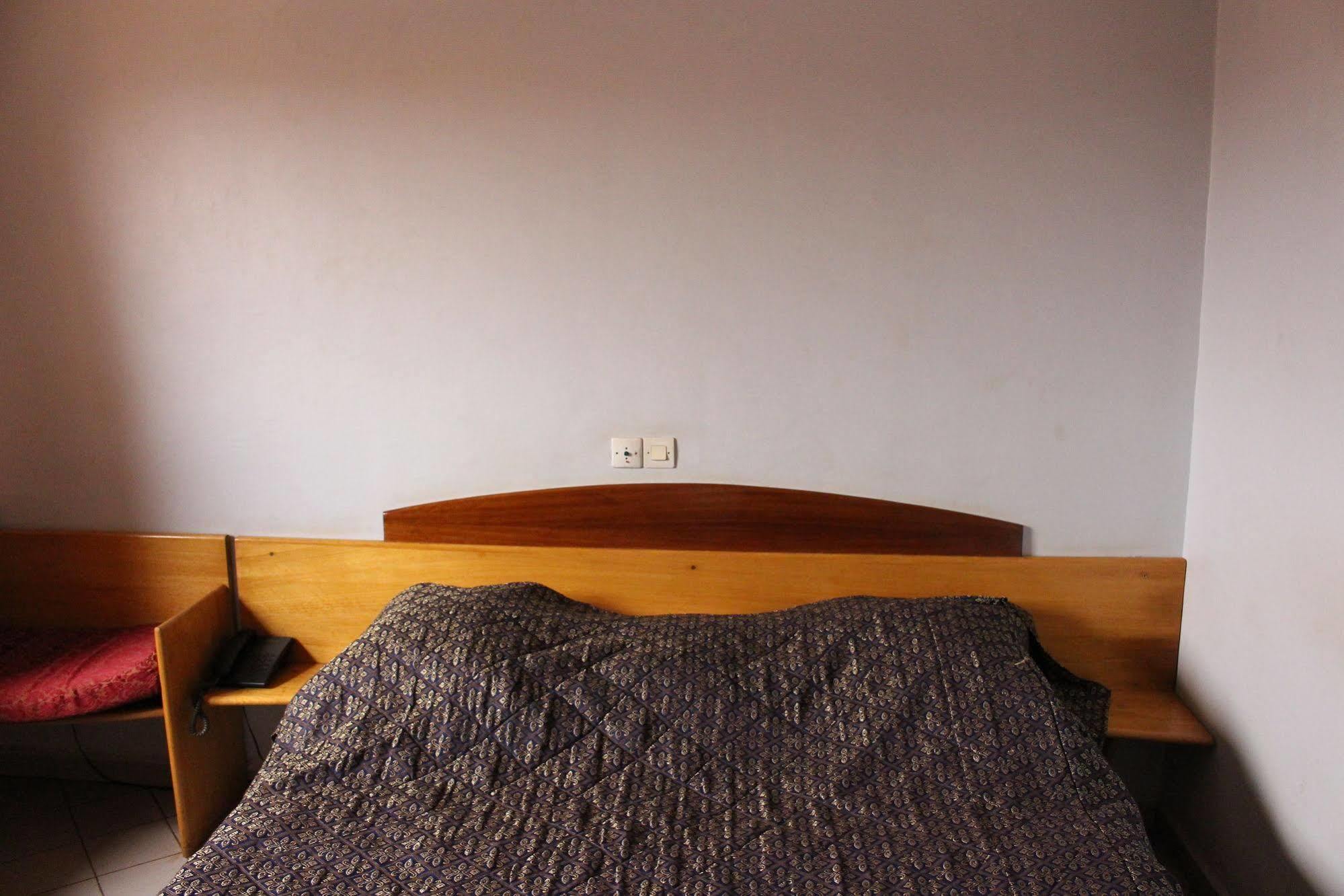 Hotel Altitel Bafoussam Kültér fotó